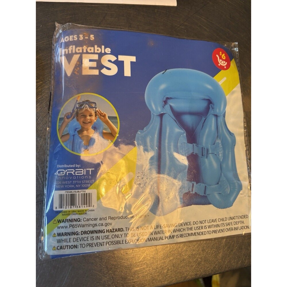 Inflatable Water Play Vest Boys Ages 3-5 New Blue Kids Swimming Pool Summer